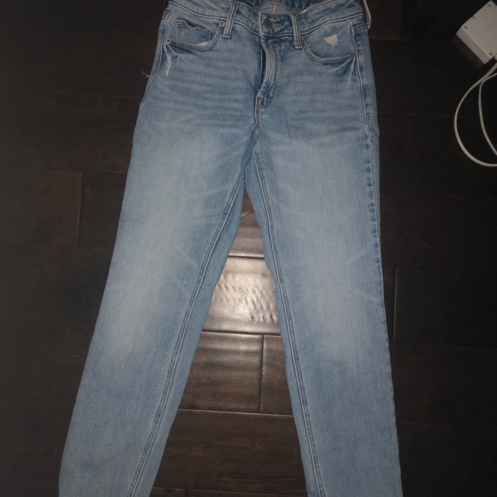 OLD NAVY HIGH WAISTED BLUE JEANS